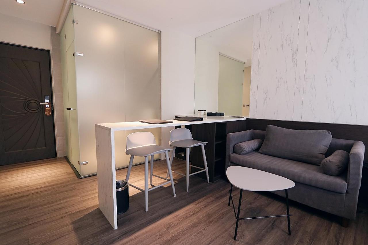 Hotel Hesper Hsr Đài Trung Ngoại thất bức ảnh