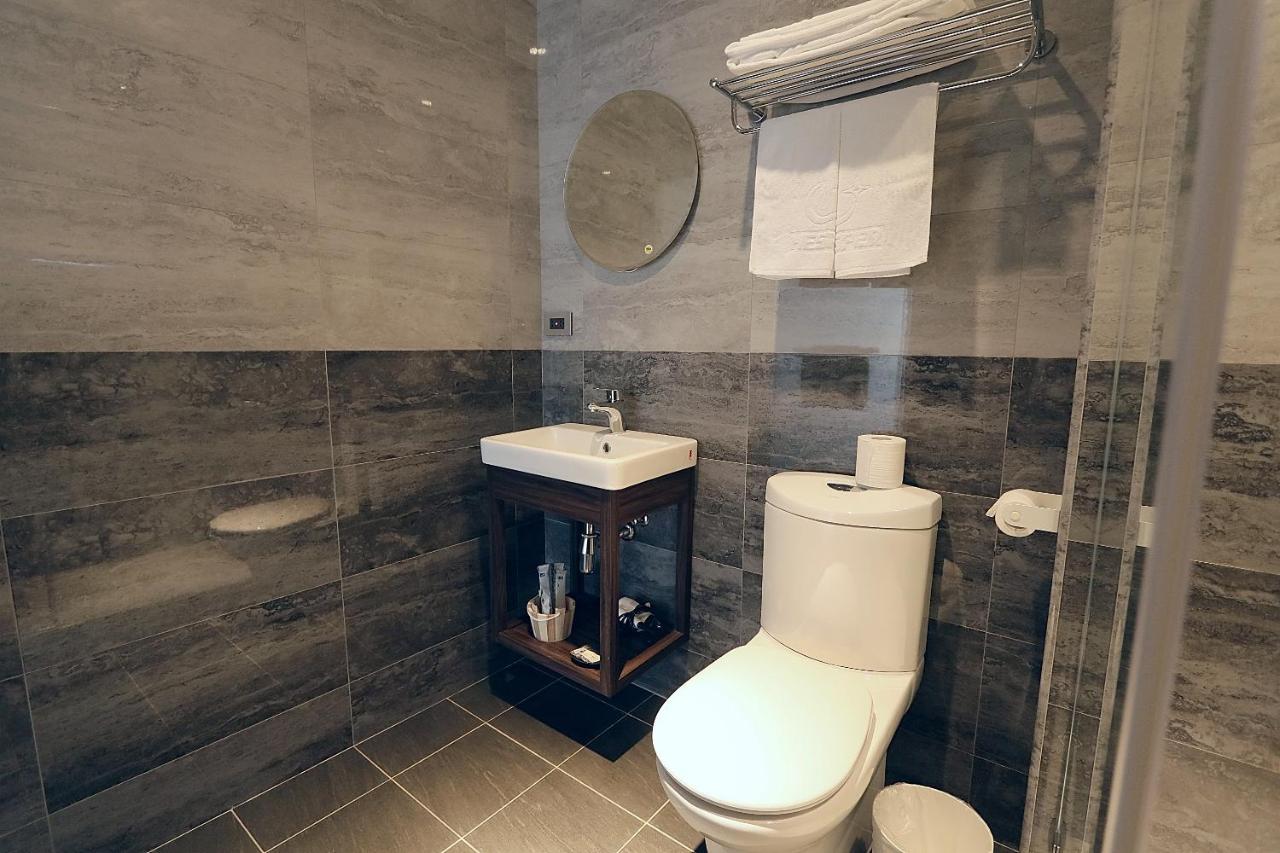 Hotel Hesper Hsr Đài Trung Ngoại thất bức ảnh